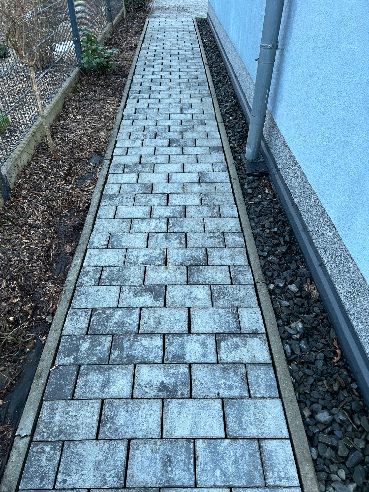 Dlažba - chodník – po čištění